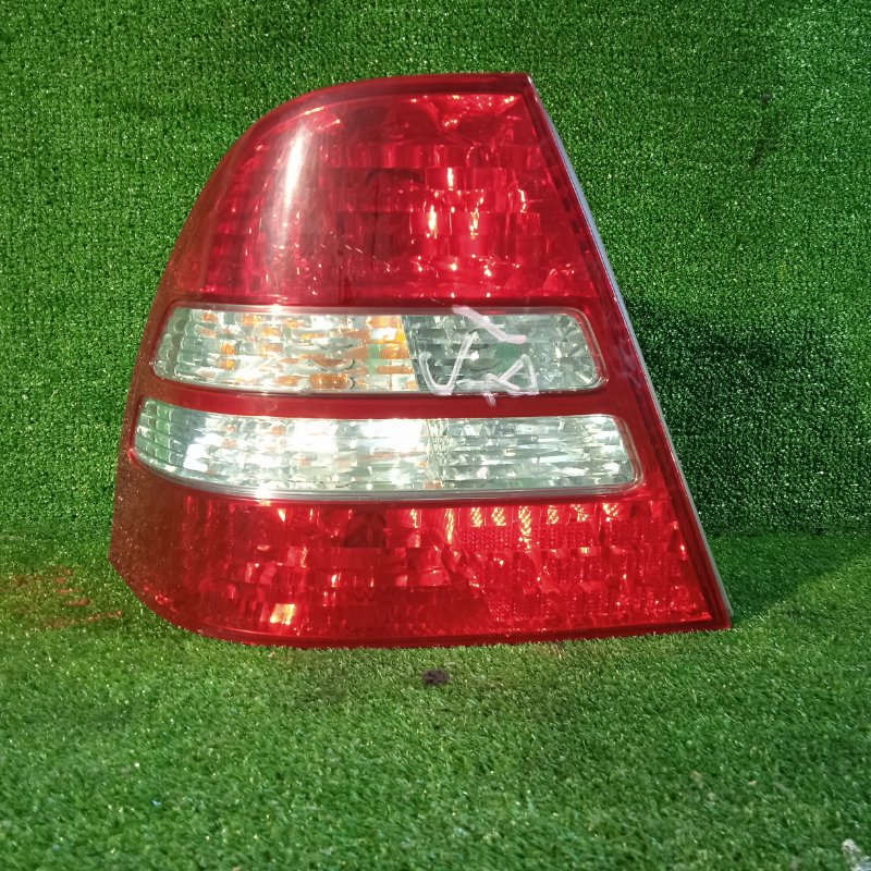 Стоп-сигнал Toyota Corolla ZZE122 левый (б/у)