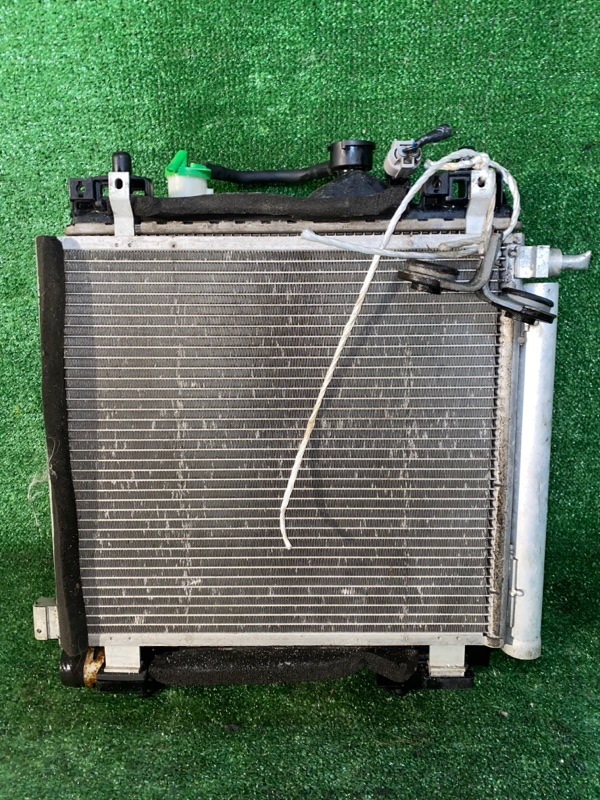Радиатор охлаждения Suzuki Hustler MR31S R06A (б/у)
