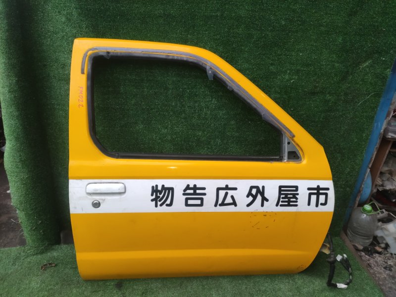 Дверь Nissan Datsun FMD22 передняя правая (б/у)