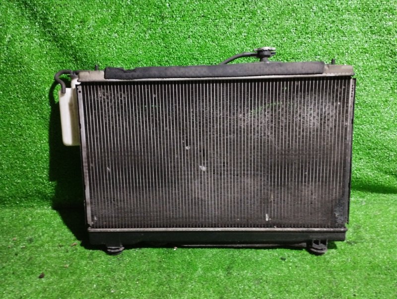 Радиатор охлаждения Toyota Voxy AZR60 1AZFSE передний (б/у)