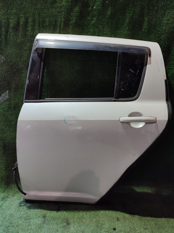 Дверь Suzuki Swift ZC11S задняя левая (б/у)