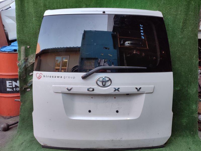 Дверь 5-я Toyota Voxy ZRR70 (б/у)