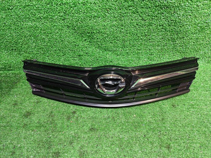 Решетка радиатора Toyota Corolla Axio NKE165 (б/у)