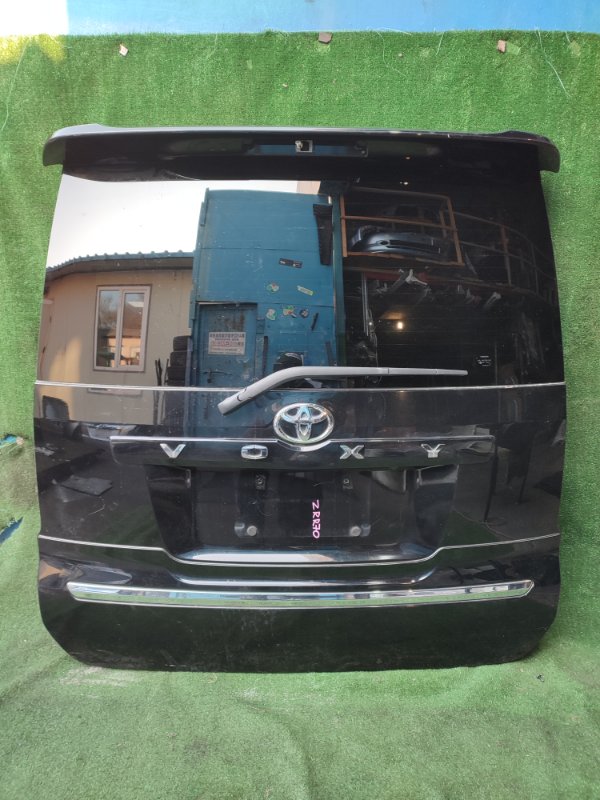 Дверь 5-я Toyota Voxy ZRR70 (б/у)