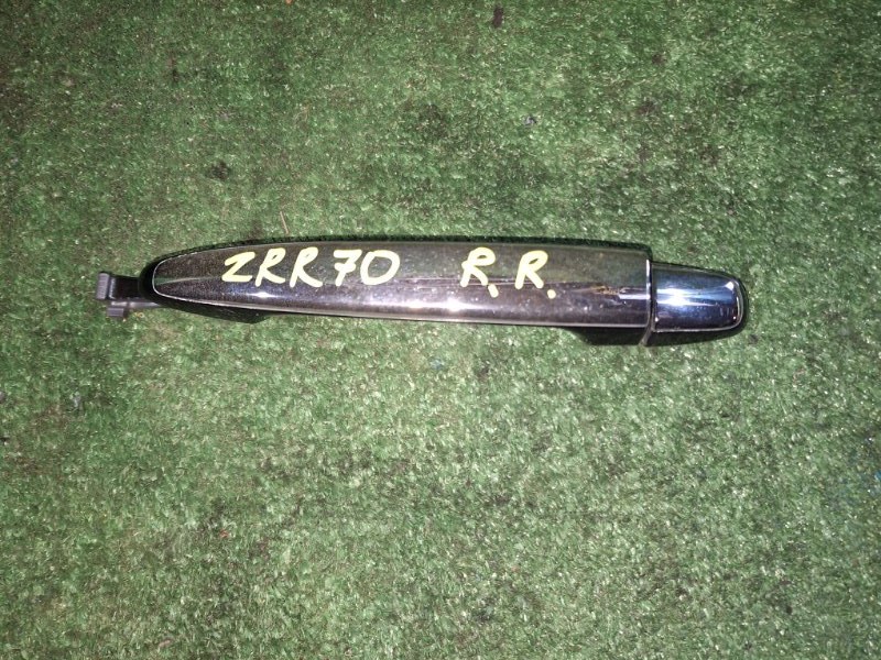 Ручка двери Toyota Voxy ZRR70 задняя правая (б/у)