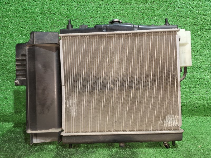 Радиатор охлаждения Nissan Note E11 HR15 (б/у)