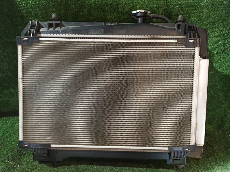 Радиатор охлаждения Toyota Ractis NCP120 1NZ (б/у)