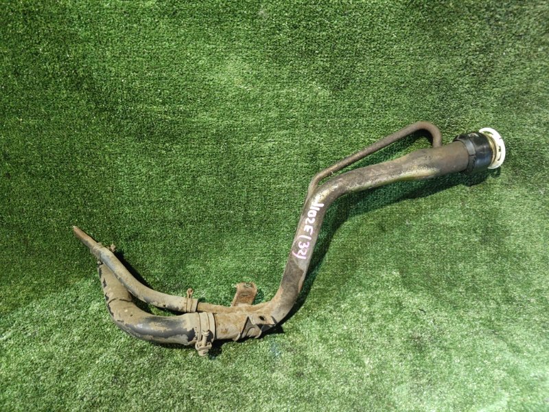 Горловина топливного бака Toyota Cami J102E K3-VE 2001 (б/у)