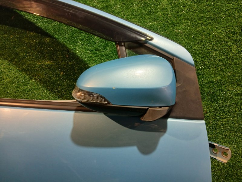 Зеркало Toyota Aqua NHP10 1NZ-FXE 2012 правое (б/у)