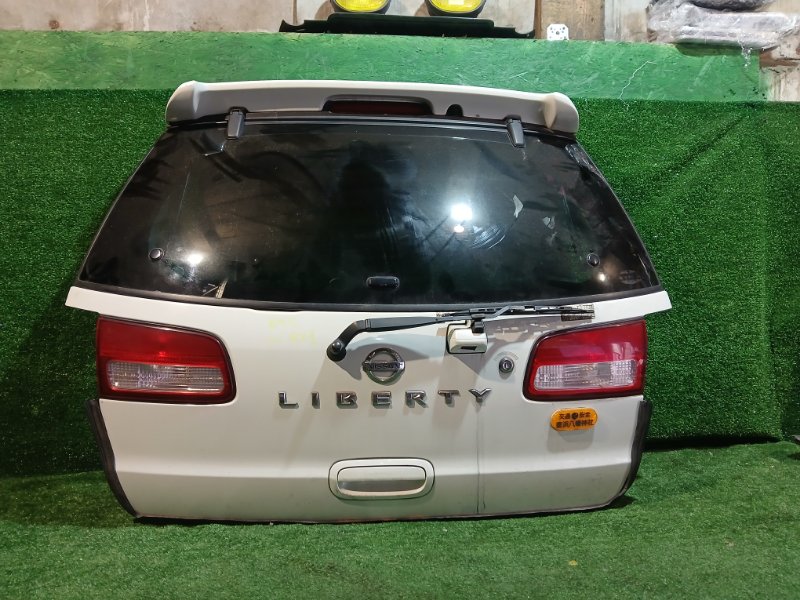 Дверь 5-я Nissan Liberty RM12 (б/у)