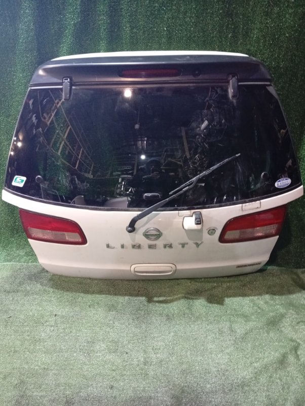 Дверь 5-я Nissan Liberty RM12 (б/у)
