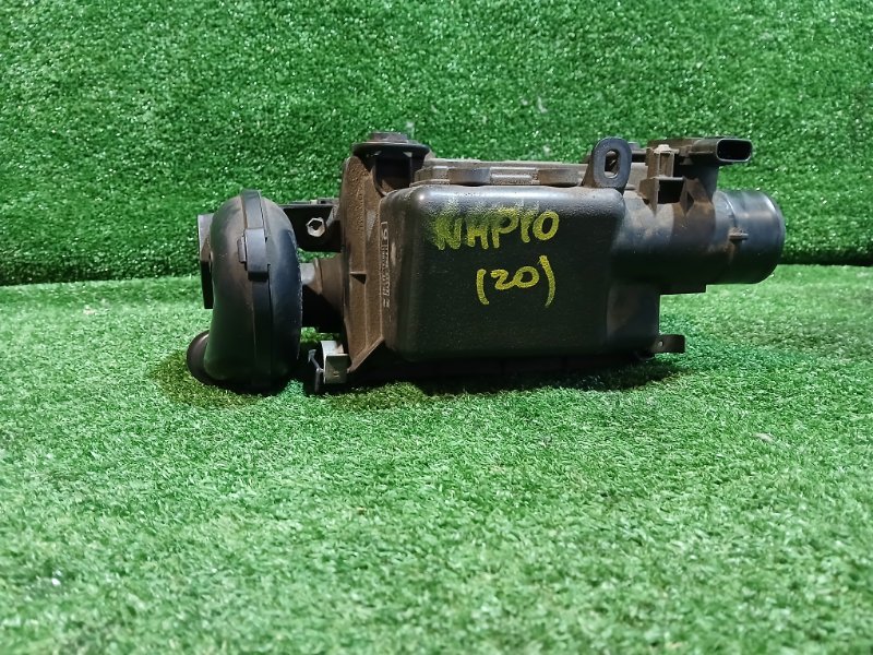 Корпус воздушного фильтра Toyota Aqua NHP10 1NZ-FXE 2012 (б/у)