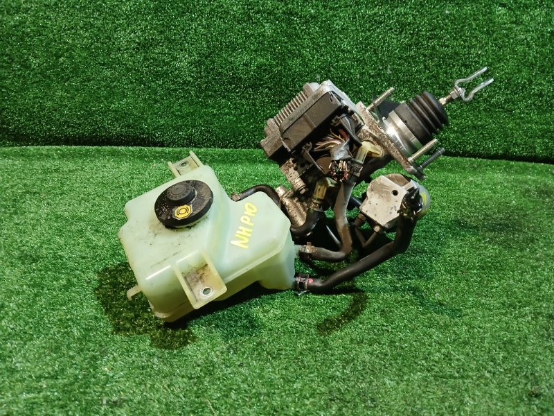 Главный тормозной цилиндр Toyota Aqua NHP10 1NZ-FXE 2012 (б/у)