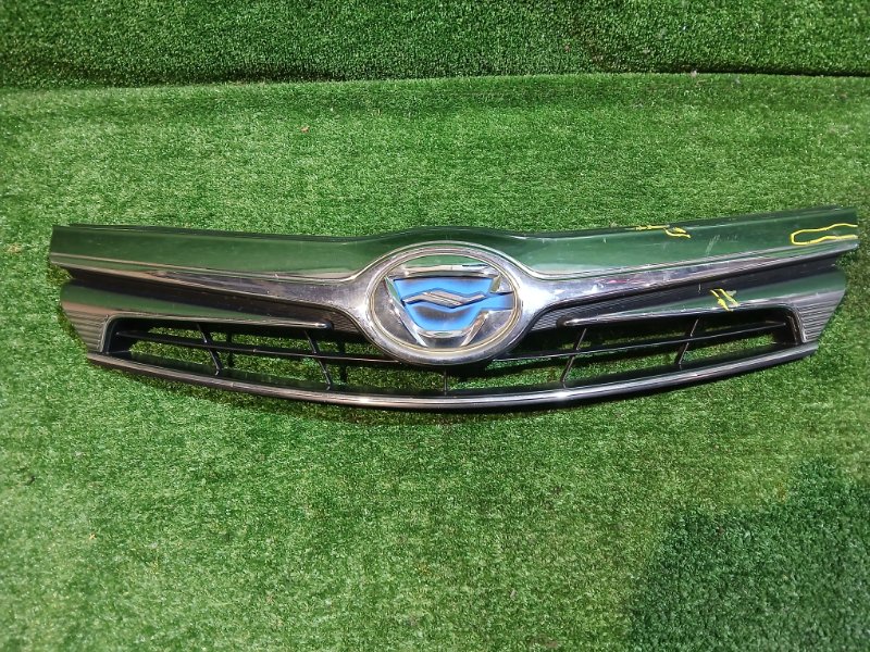 Решетка радиатора Toyota Corolla Axio NKE165 1NZ-FXE 2015 (б/у)