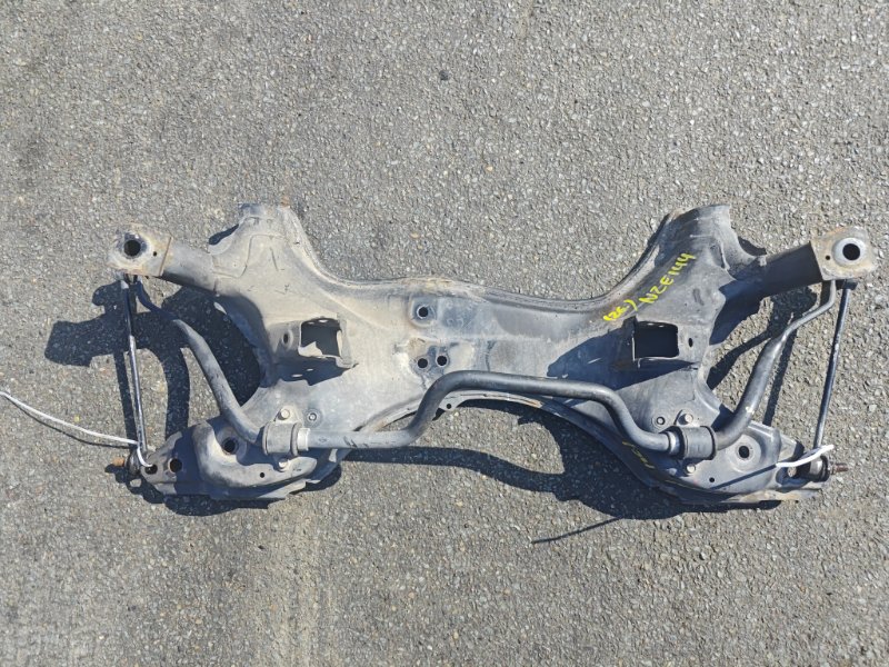 Балка под двс Toyota Corolla Fielder NZE144 1NZ-FE 2010 передняя (б/у)