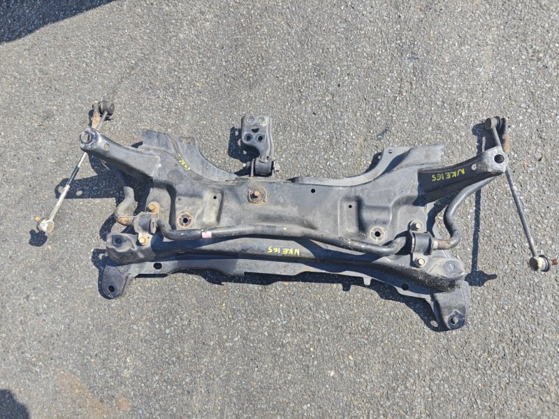 Балка под двс Toyota Corolla Axio NKE165 1NZ-FXE 2015 передняя (б/у)
