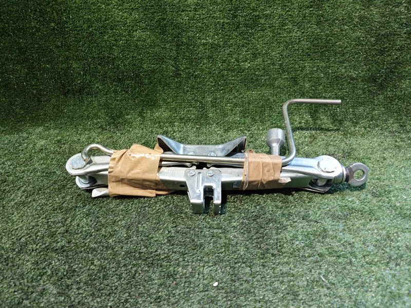 Домкрат Toyota Mark 2 Qualis MCV21 2MZ-FE 2001 (б/у)