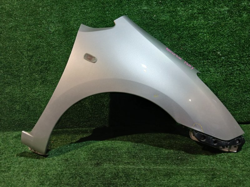 Крыло Toyota Prius NHW20 1NZ-FXE 2004 переднее правое (б/у)