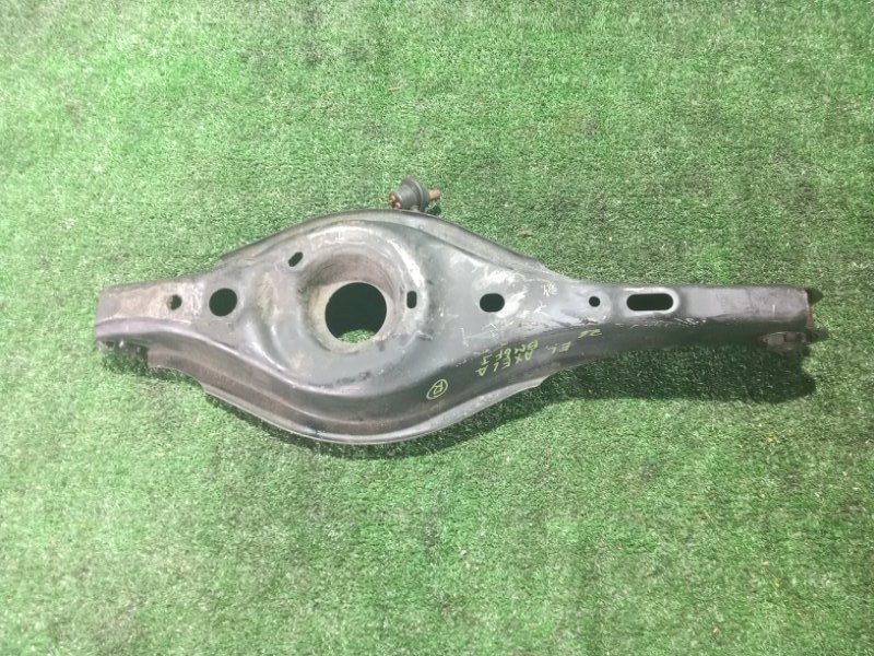 Рычаг Mazda Axela BM6FJ Z6 задний правый (б/у)