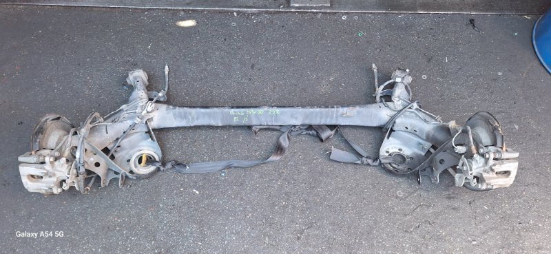 Балка со ступицами TOYOTA PRIUS ZVW30 2ZR задняя (б/у)