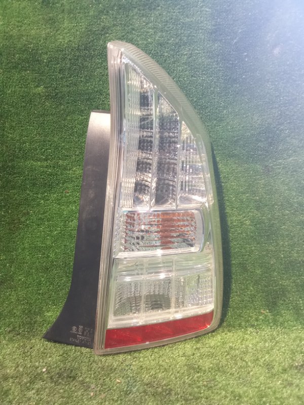Стоп-сигнал TOYOTA PRIUS ZVW30 задний правый (б/у)