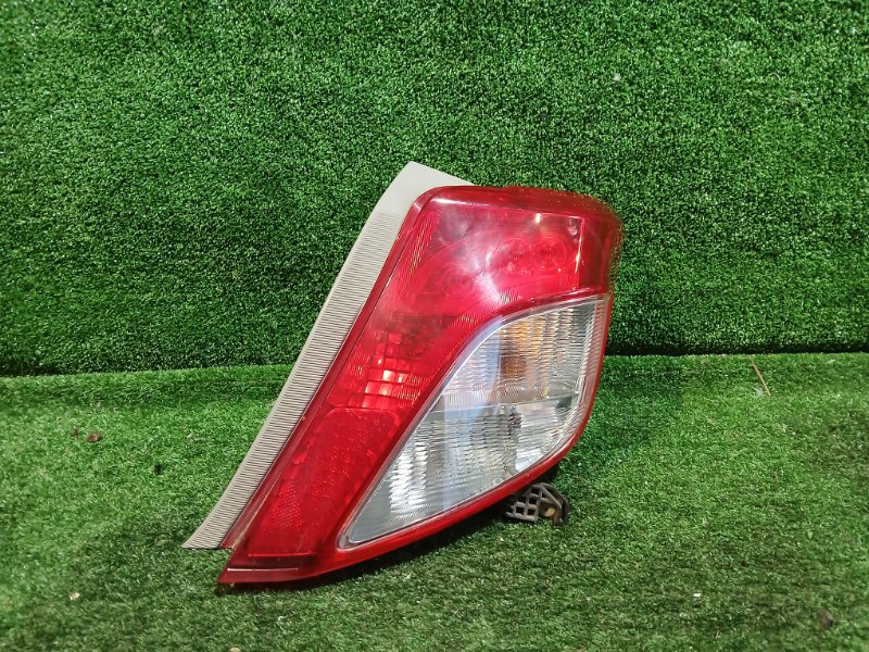 Стоп-сигнал TOYOTA VITZ NSP130 правый (б/у)