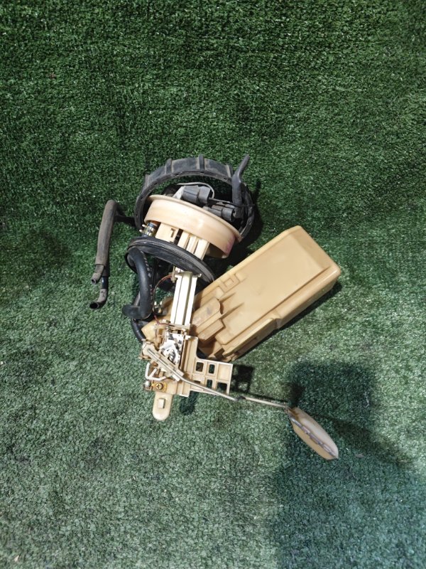 Топливный насос NISSAN MARCH AK11 CGA3DE (б/у)