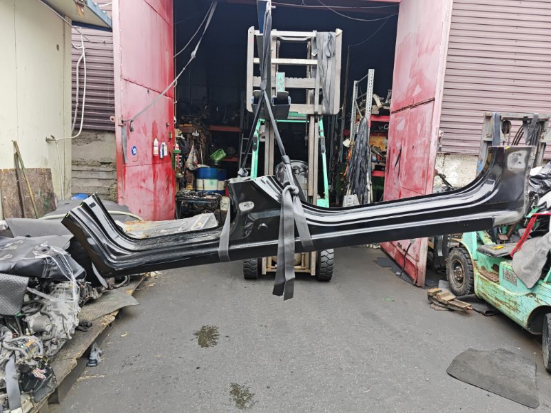 Порог HONDA STREAM RN6 правый (б/у)