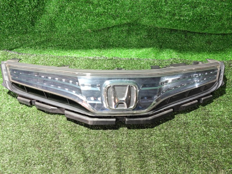 Решетка радиатора HONDA FIT SHUTTLE GP2 (б/у)