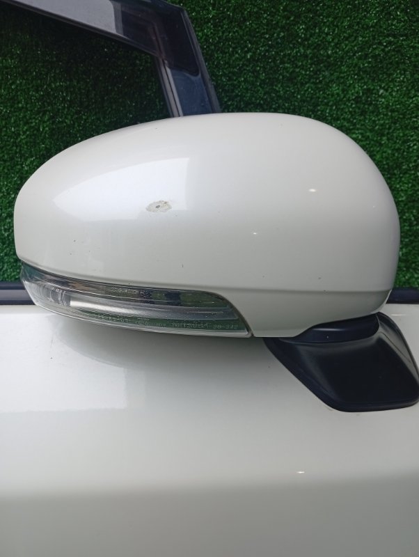 Зеркало TOYOTA PRIUS ZVW30 2ZR-FXE 2009 правое (б/у)