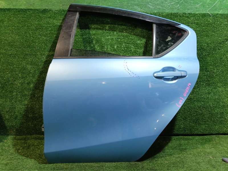 Дверь TOYOTA AQUA NHP10 1NZ-FXE 2012 задняя левая (б/у)