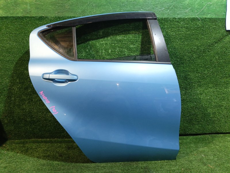 Дверь TOYOTA AQUA NHP10 1NZ-FXE 2012 задняя правая (б/у)