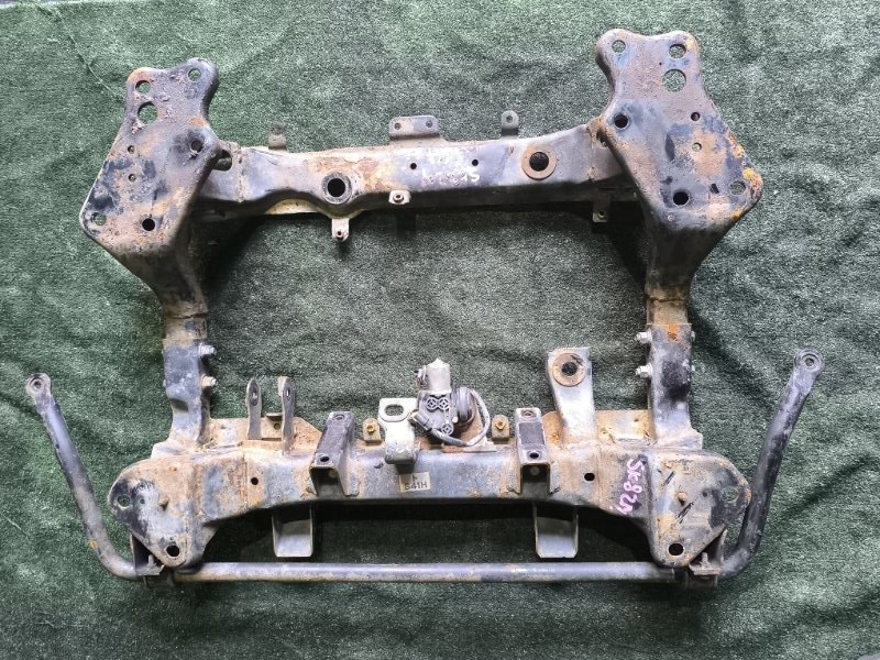 Балка подвески MAZDA BONGO SK82M F8 2005 передняя (б/у)