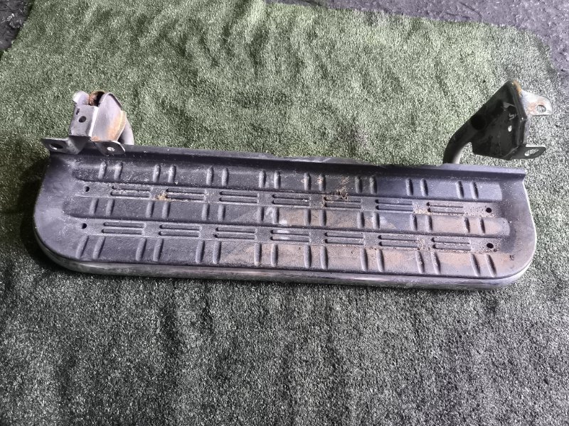 Подножка MITSUBISHI DELICA PE8W 4M40 1999 передняя правая (б/у)