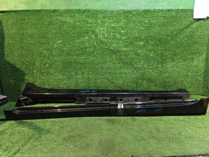 Порог TOYOTA PRIUS ZVW30 2ZR-FXE 2011 (б/у)