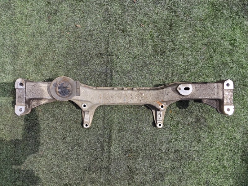 Балка под двс TOYOTA CELSIOR UCF11 1UZ-FE 1994 передняя (б/у)