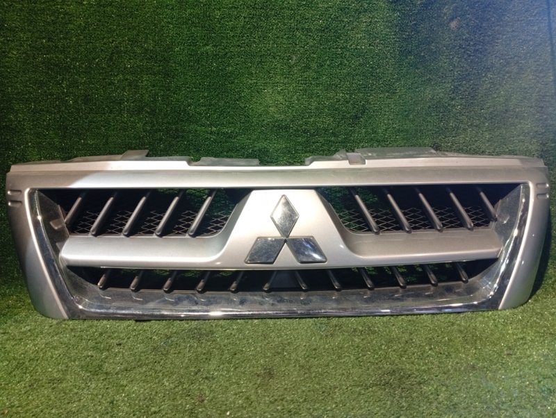 Решетка радиатора MITSUBISHI PAJERO V73W 6G72 2005 (б/у)