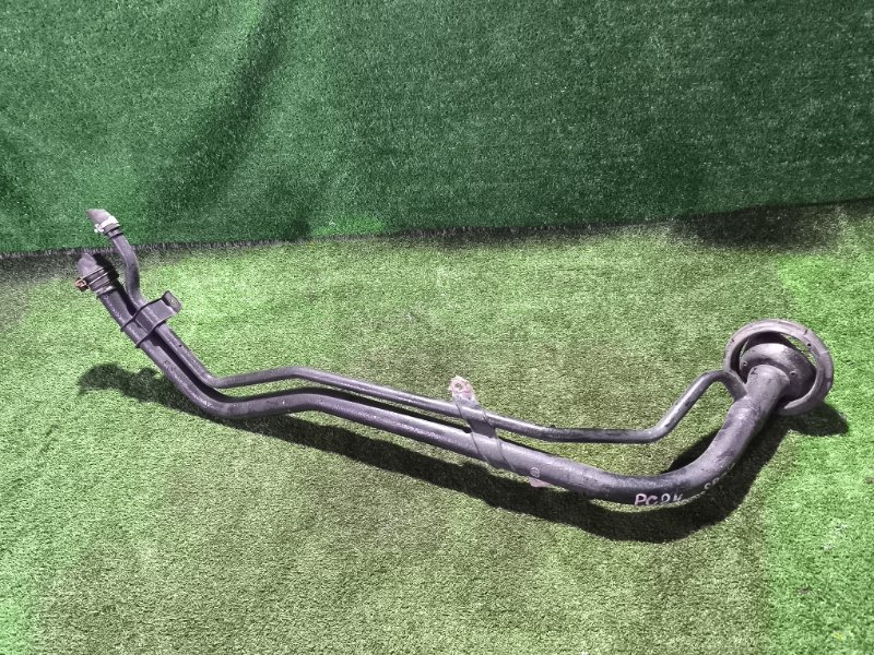 Горловина топливного бака NISSAN SERENA PC24 SR20 (б/у) Горловина топливного бака NISSAN SERENA PC24 SR20 (б/у)