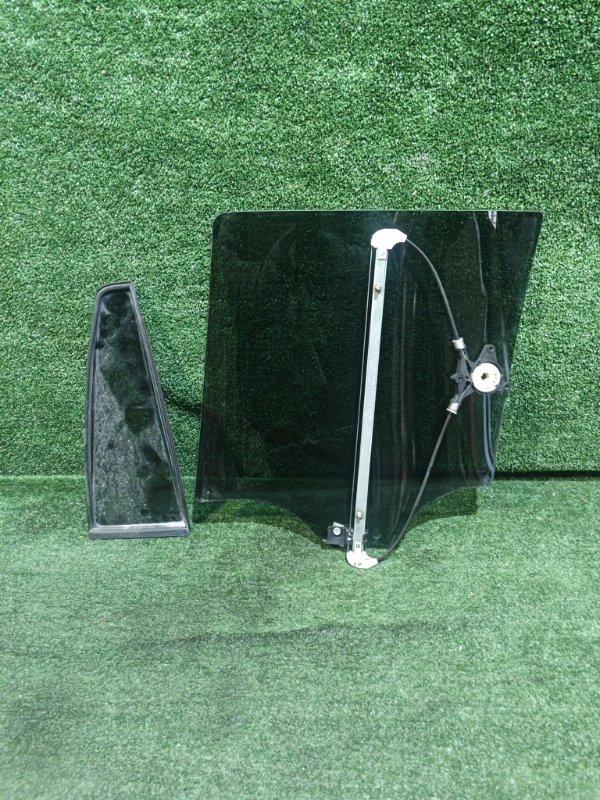 Стекло двери MAZDA DEMIO DY3W заднее правое (б/у)