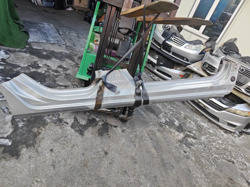 Порог HONDA FIT GK3 правый (б/у)