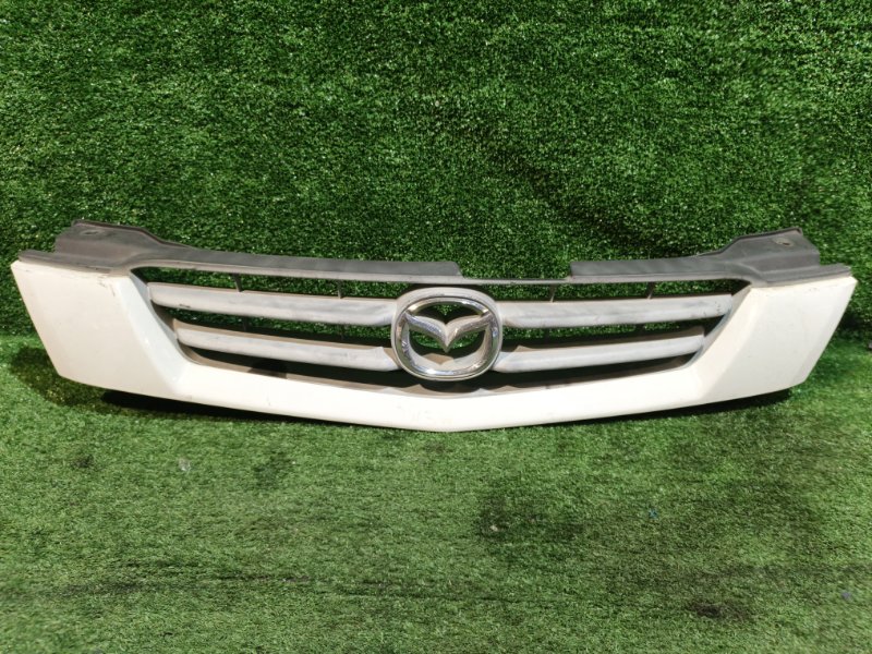 Решетка радиатора MAZDA DEMIO DW3W (б/у)