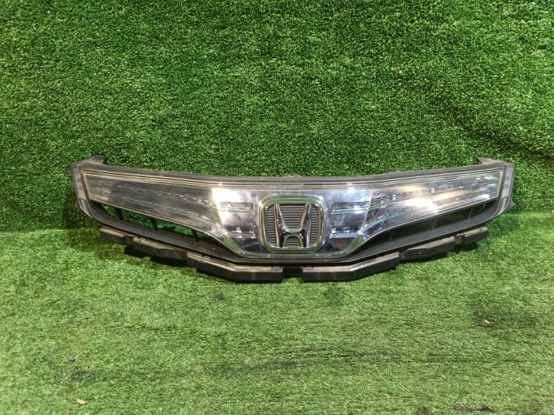 Решетка радиатора HONDA FIT SHUTTLE GP2 (б/у)