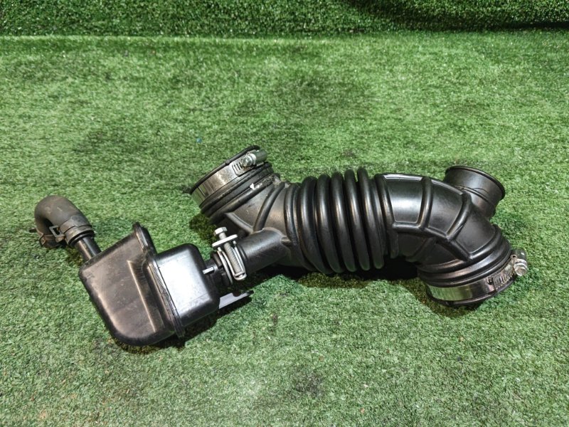 Патрубок воздушн.фильтра NISSAN SERENA C25 MR20 (б/у)