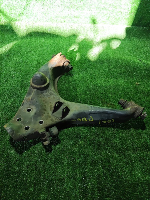 Рычаг MITSUBISHI DELICA PD6W 6G72 2005 передний правый (б/у)