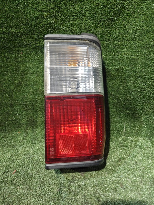 Стоп-сигнал MAZDA BONGO SK82M F8 2007 правый (б/у)