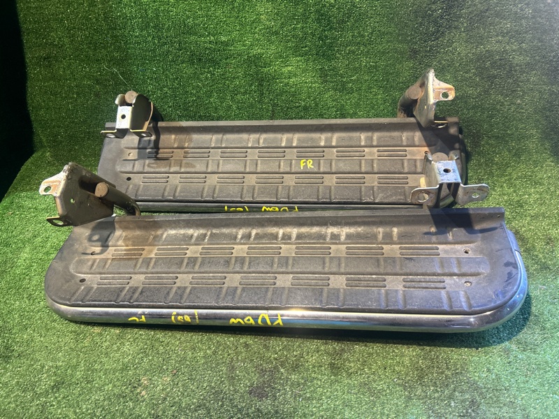 Подножка MITSUBISHI DELICA PD6W 6G72 2005 передняя (б/у)