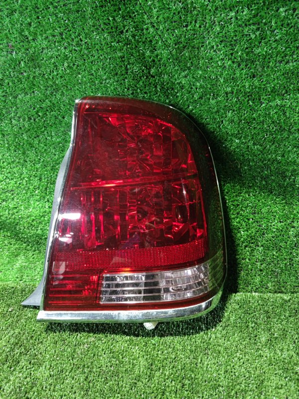 Стоп-сигнал TOYOTA CROWN MAJESTA UZS173 1UZ-FE 2003 правый (б/у)