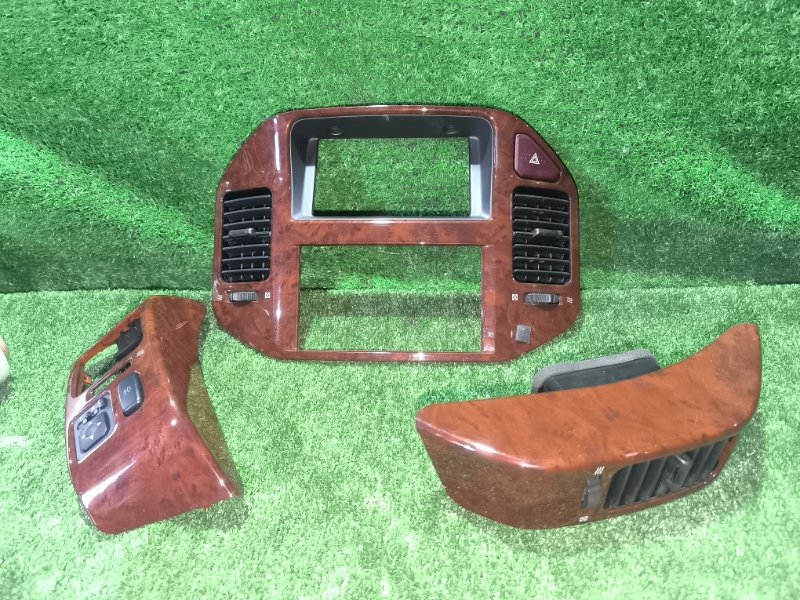 Консоль магнитофона MITSUBISHI PAJERO V65W 6G74 2004 (б/у)