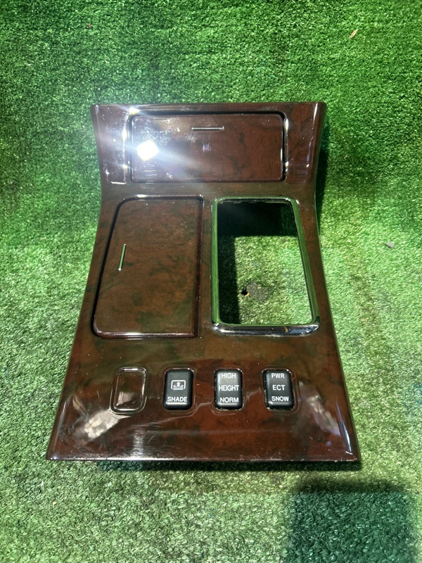Консоль кпп TOYOTA CROWN MAJESTA UZS173 1UZ-FE 2003 (б/у)