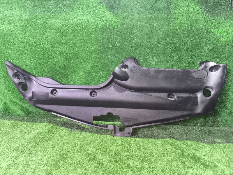 Накладка на телевизор TOYOTA PRIUS NHW20 1NZ-FXE 2005 (б/у)